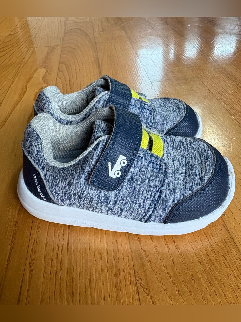 See Kai Run Basics Stryker sneakers Blue White Easy On Aplix Toddler Baby Size 4